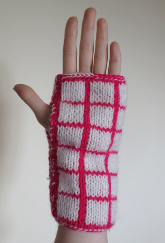 First Grid Wristwarmer
